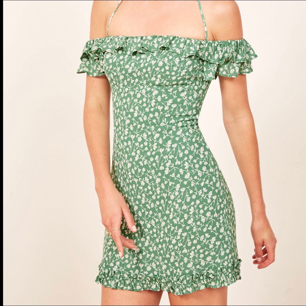 ISO sz 4 or 6 Reformation Veranda Dress